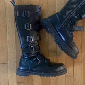 DEMONIA DOLLS KILL BLACK BUCKLE HEAVY MOTO BOOTS 12 FLAW PUNK STEAMPUNK GOTH