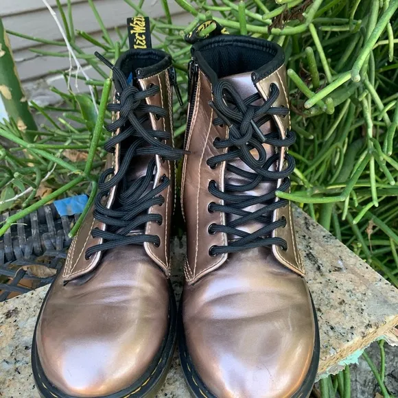 DOC MARTENS rose gold Metallic Lace Up Boots Size 3In excellent condition