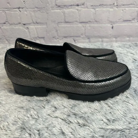 Donald J Pliner Carbon Elen Metallic Silver Leather Slip On Loafers Size 7M Work