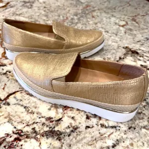 Donald J. Pliner Gold Metallic Loafers Platform Sole comfort sole size 9 beach
