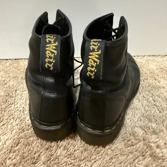 Dr. Martens 1460 Leather Ankle Boots Classic Combat Style Black US 8