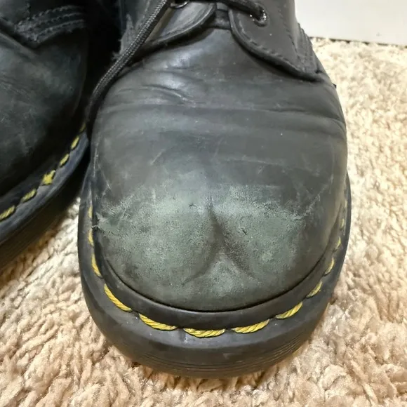 Dr. Martens 1460 Leather Ankle Boots Classic Combat Style Black US 8