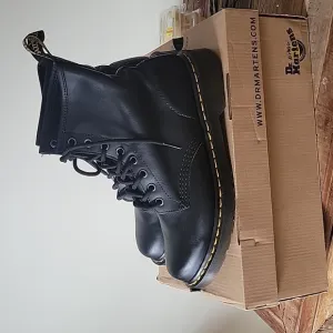 Dr Martens 1460 Nappa lace up boot