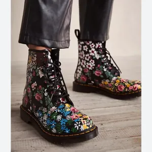 Dr. MARTENS 1460 PASCAL FLORAL MASH UP LEATHER LACE UP BOOTS sz 8