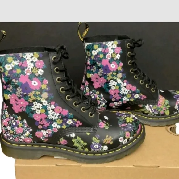 Dr. MARTENS 1460 PASCAL FLORAL MASH UP LEATHER LACE UP BOOTS sz 8