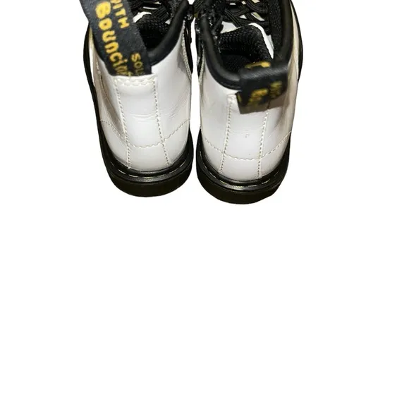 DR Martens 1460 Pascal white patent Leather Lace Up Boots Grunge toddler size 9
