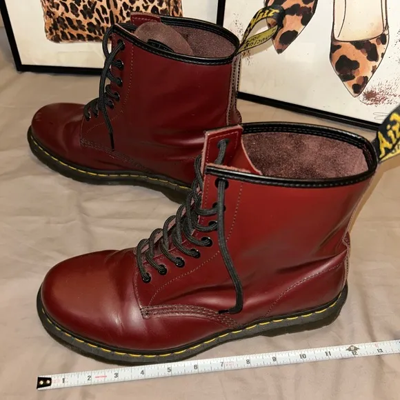 Dr. Martens 1460 Smooth Leather Lace Up Boots size 11M