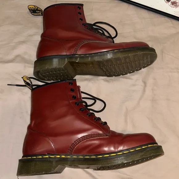 Dr. Martens 1460 Smooth Leather Lace Up Boots size 11M