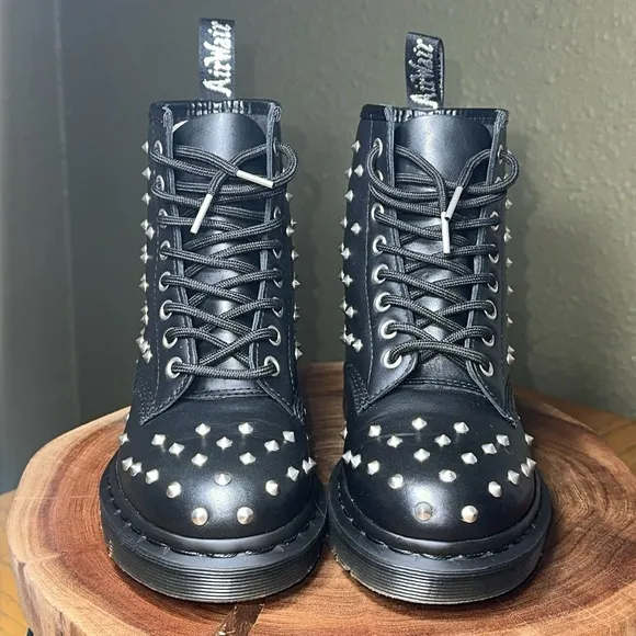 DR. MARTENS 1460 Stud Wanama Leather Lace Up Boots
