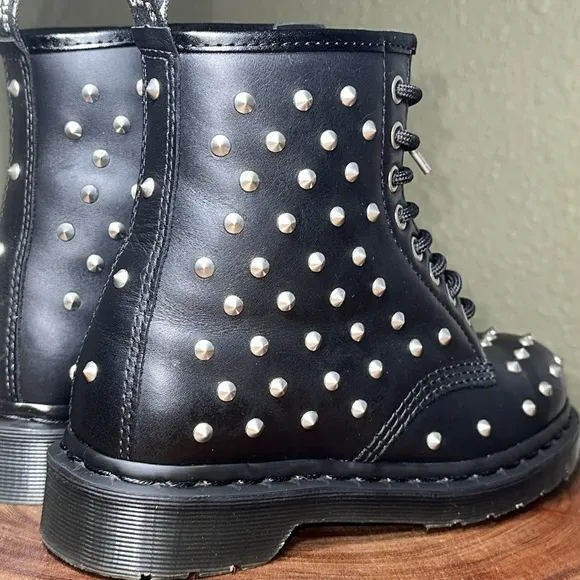 DR. MARTENS 1460 Stud Wanama Leather Lace Up Boots