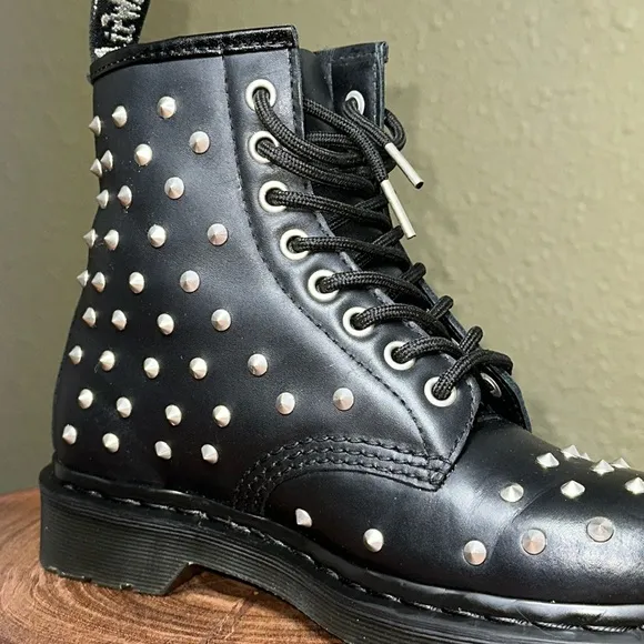 DR. MARTENS 1460 Stud Wanama Leather Lace Up Boots