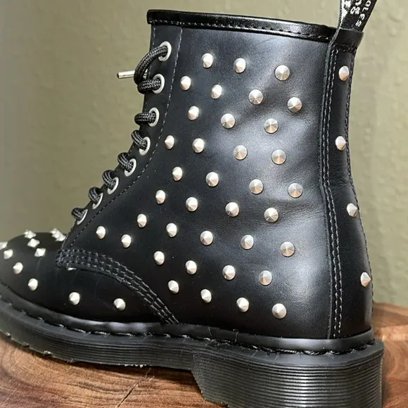 DR. MARTENS 1460 Stud Wanama Leather Lace Up Boots
