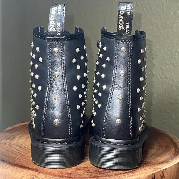 DR. MARTENS 1460 Stud Wanama Leather Lace Up Boots