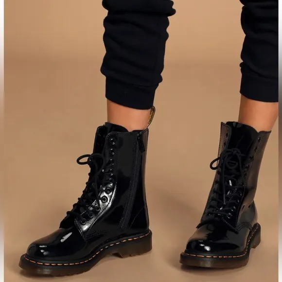 Dr. Martens 1460 Women's Patent Leather Lace Up Boots &amp; patent cleaner