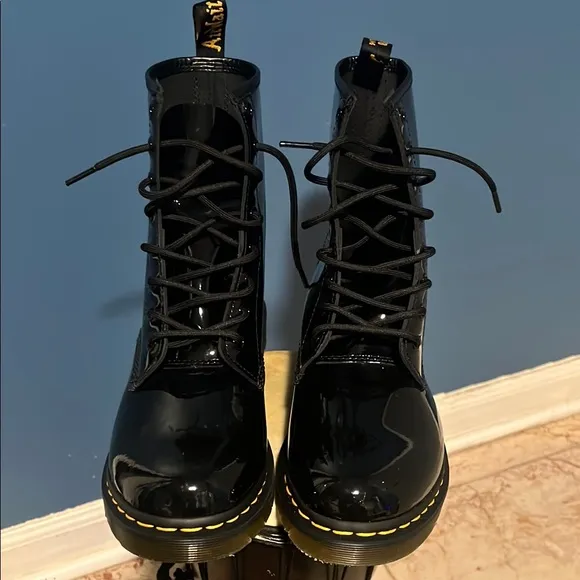 Dr. Martens 1460 Women's Patent Leather Lace Up Boots &amp; patent cleaner