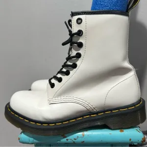 Dr Martens AW004 1460 White Smooth Leather Lace Up Boots Size 7
