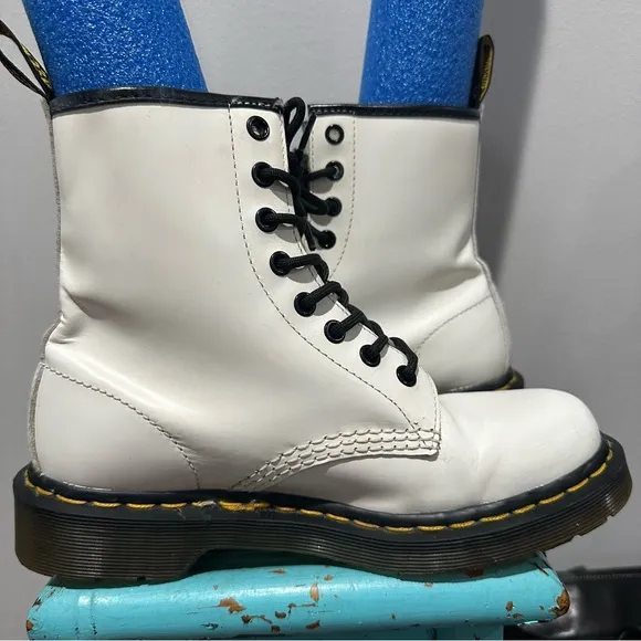 Dr Martens AW004 1460 White Smooth Leather Lace Up Boots Size 7
