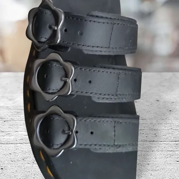 Dr. Martens Black Blaire Slide flwr Sandals size 9L