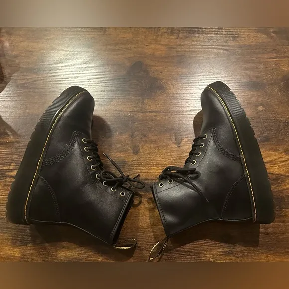 Dr Marten’s Black Lace-Up Boots- Men or Wonen