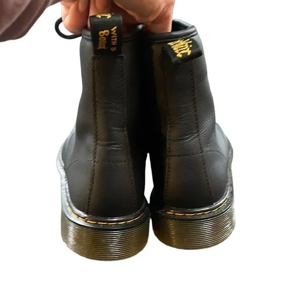 DR. MARTENS BLACK SOFTY LEATHER LACE UP BOOTS Girls 5/Womens 7