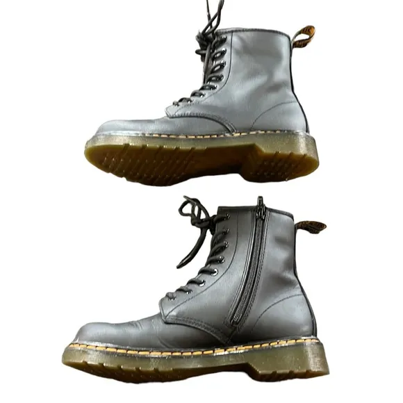 DR. MARTENS BLACK SOFTY LEATHER LACE UP BOOTS Girls 5/Womens 7