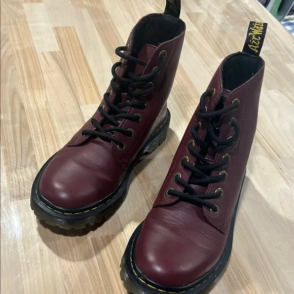Dr. Martens boots Women's Burgundy Boots Luana women’s size 6