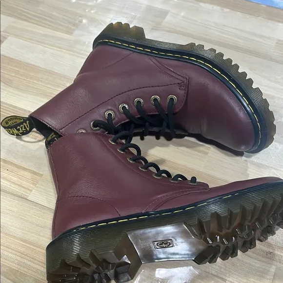 Dr. Martens boots Women's Burgundy Boots Luana women’s size 6