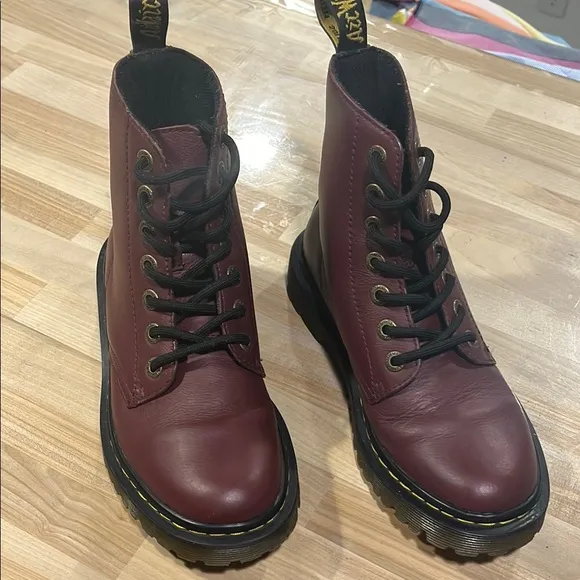 Dr. Martens boots Women's Burgundy Boots Luana women’s size 6