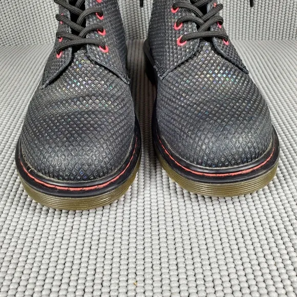 Dr. Martens Delaney Y boots