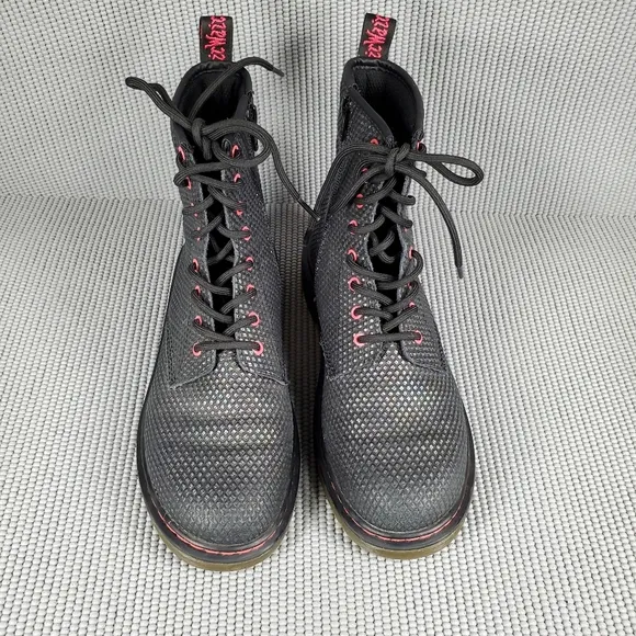 Dr. Martens Delaney Y boots