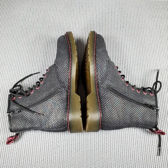 Dr. Martens Delaney Y boots