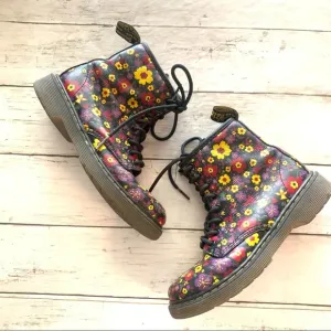 Dr. Martens Girls Delaney Ankle Boots Multicolor Floral
