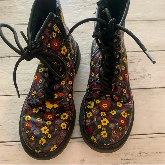 Dr. Martens Girls Delaney Ankle Boots Multicolor Floral