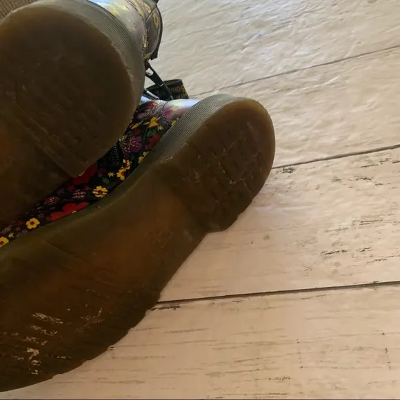 Dr. Martens Girls Delaney Ankle Boots Multicolor Floral