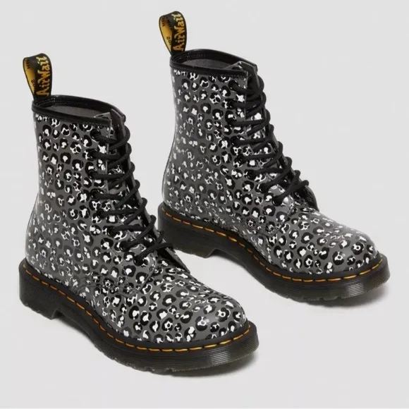 DR MARTENS GUNMETAL 1460 LOUD LEOPARD LEATHER LACE UP SZ 8L NWOT