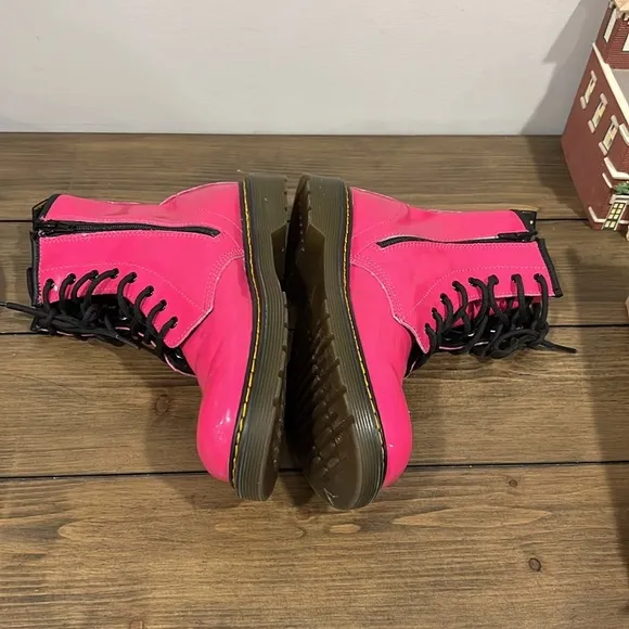 Dr Martens hot pink patent leather 1460 combat lace up ankle boots Size 7