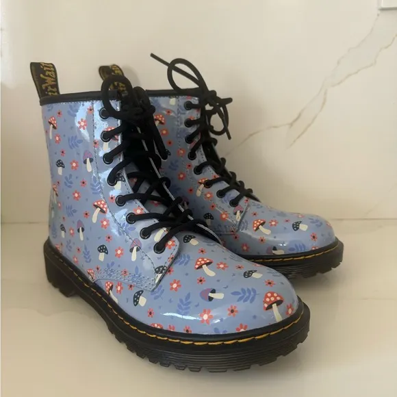 Dr Martens junior 1460 patent woodland lace up boots