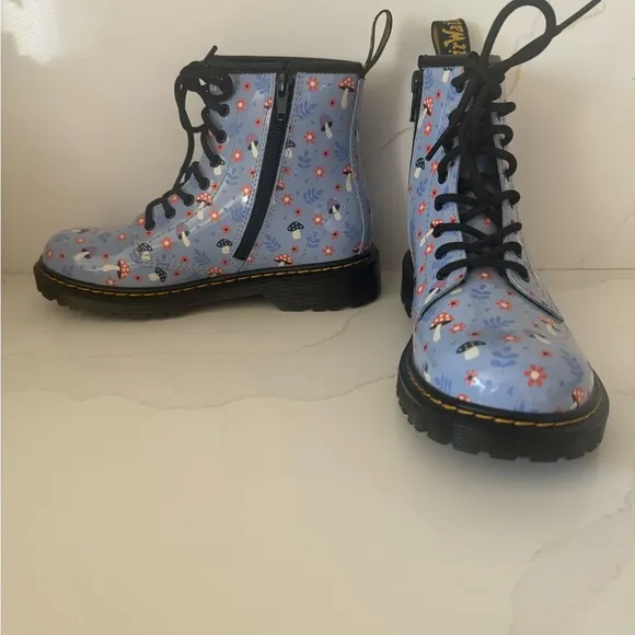 Dr Martens junior 1460 patent woodland lace up boots
