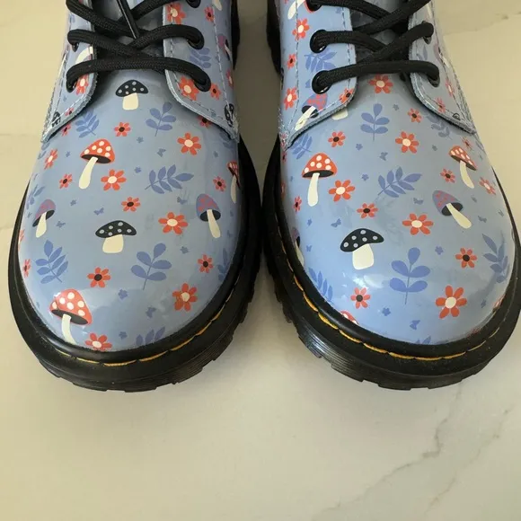 Dr Martens junior 1460 patent woodland lace up boots