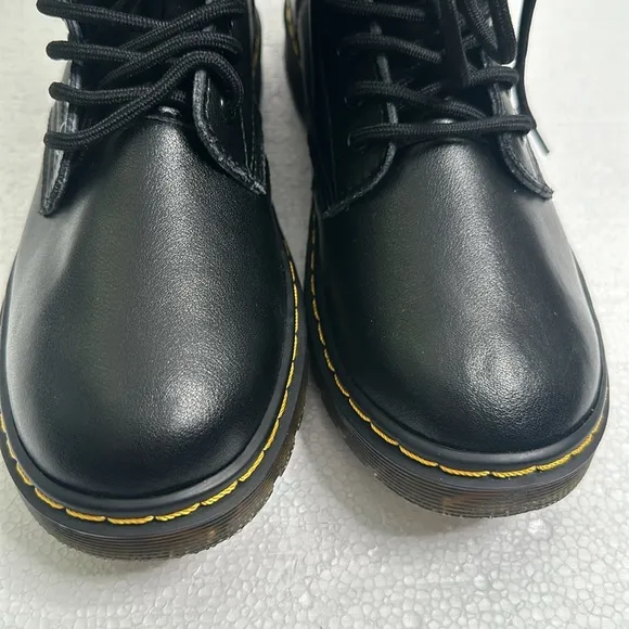 Dr martens lace up boots black size 39 new