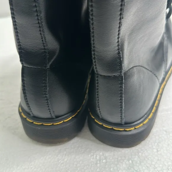 Dr martens lace up boots black size 39 new