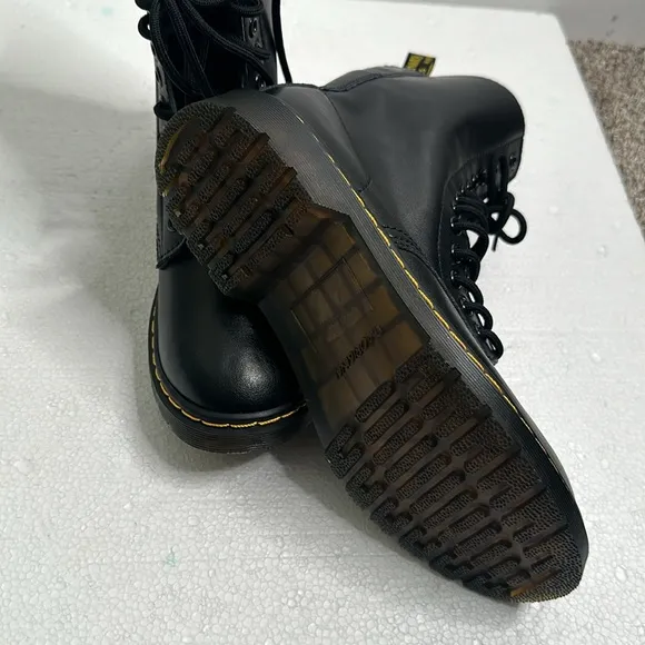 Dr martens lace up boots black size 39 new