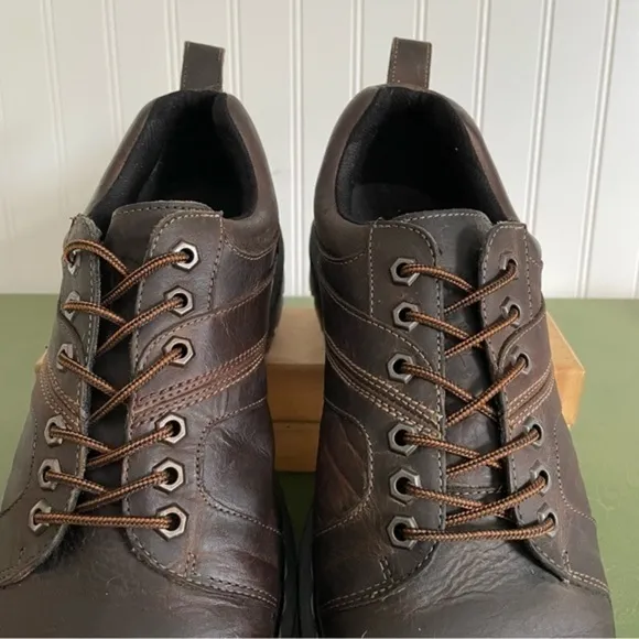 Dr. Martens Low Boot/Oxfords with Contrast Stitching #14901001