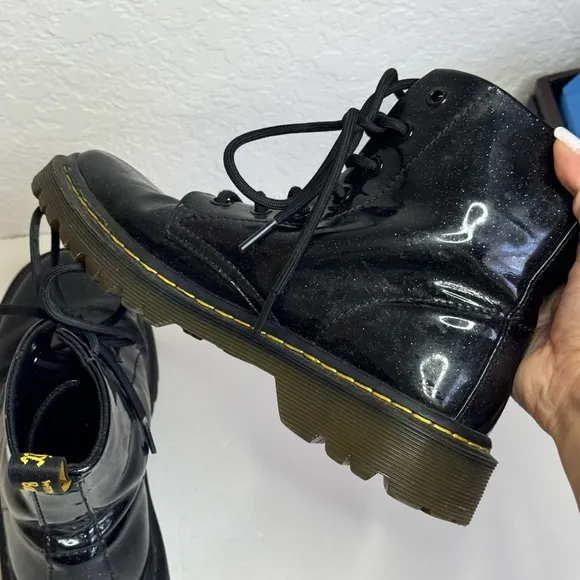 Dr. Martens Luana Lace Up Boots Womens 7 Black Patent Leather Sparkles Glitter