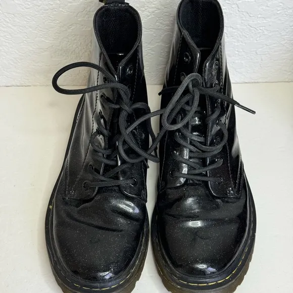 Dr. Martens Luana Lace Up Boots Womens 7 Black Patent Leather Sparkles Glitter