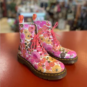 Dr. Martens size 7 floral lace-up boots
