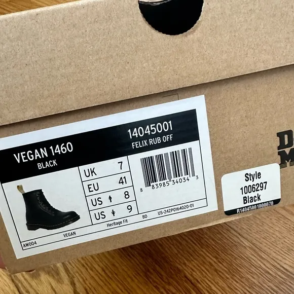 Dr. Martens Vegan 1460 Felix Lace Up boots