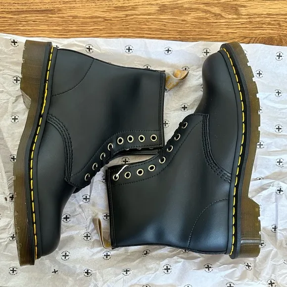 Dr. Martens Vegan 1460 Felix Lace Up boots