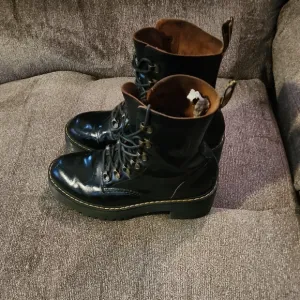 Dr Martens vintage size 39 eu (women's 8.5)Black Leather Combat Boots