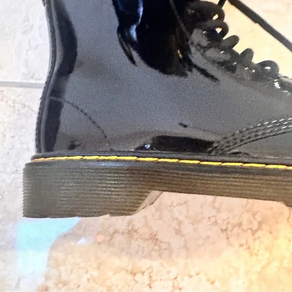 Dr. Martens Youth 1460 Patent Leather Lace Up Boots Inner Ankle Zipper Sz 4